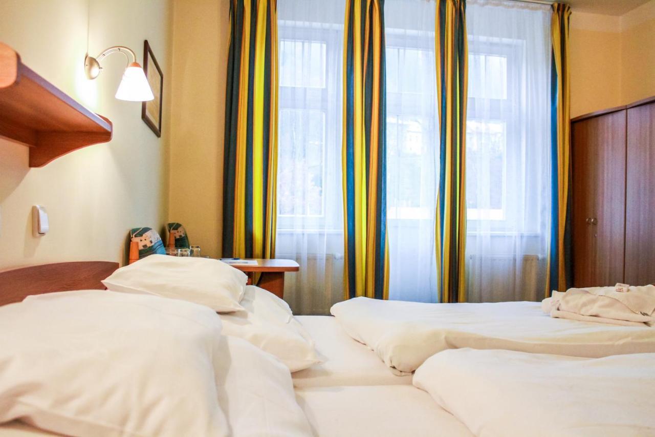 Hotel Astoria ياخيموف المظهر الخارجي الصورة